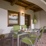Apartment Hauser *